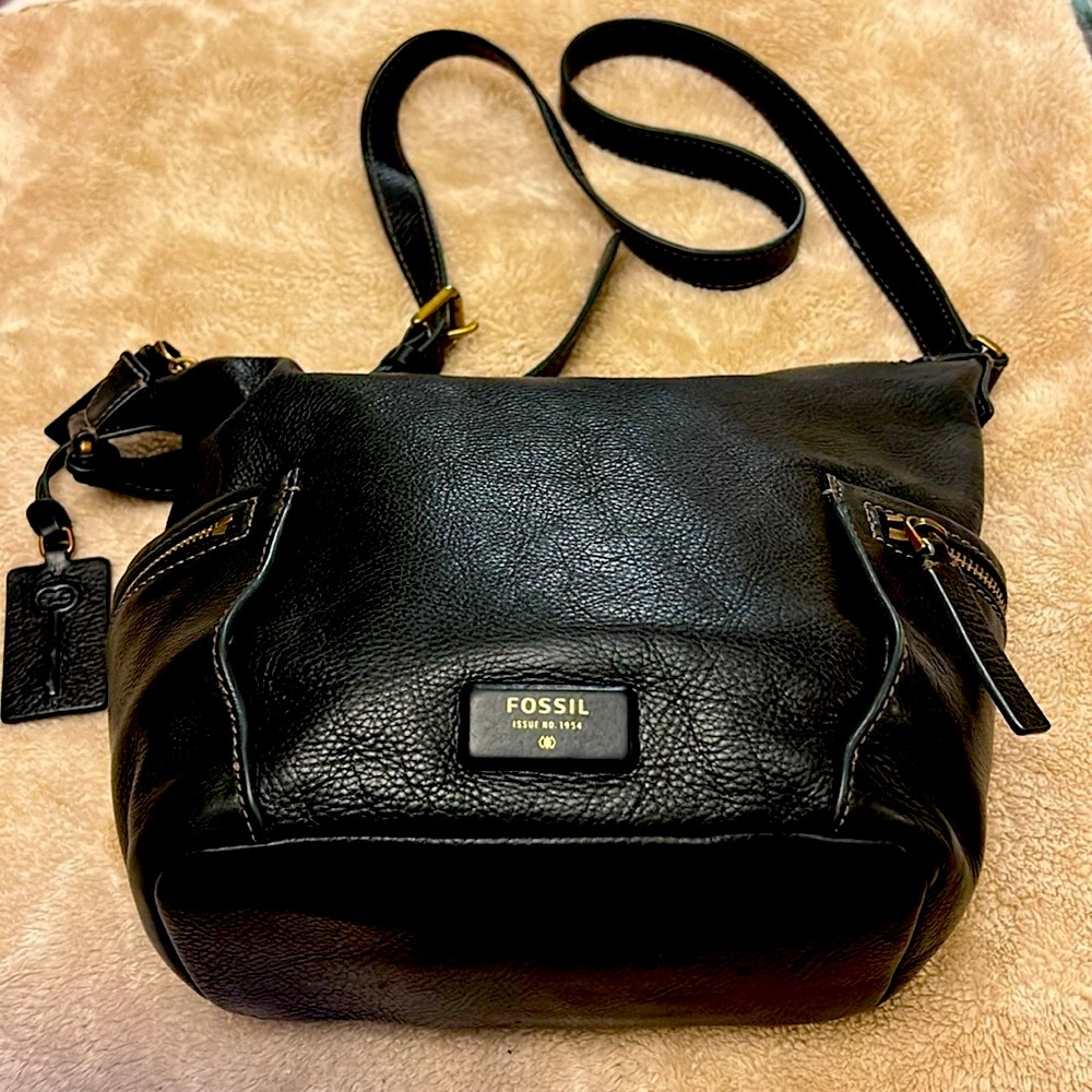 LARGE FOSSIL CROSS BODY JUST REDUCED
